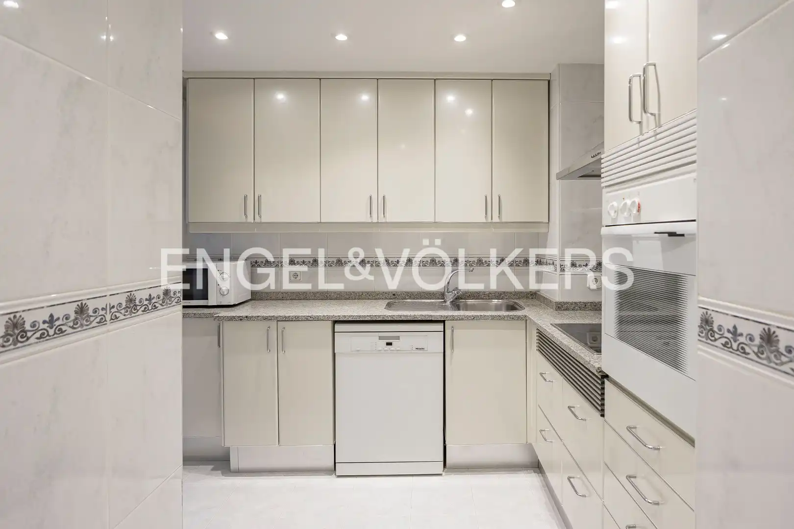 Wohnung 191 m² in Madrid