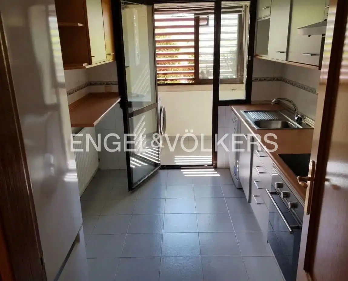 Wohnung 118 m² in Madrid