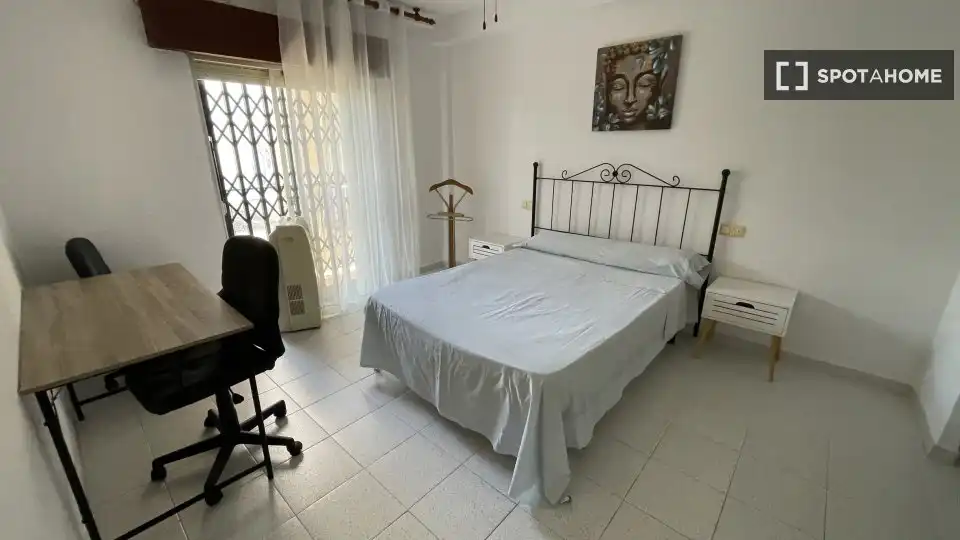 Habitación 130 m², Almería