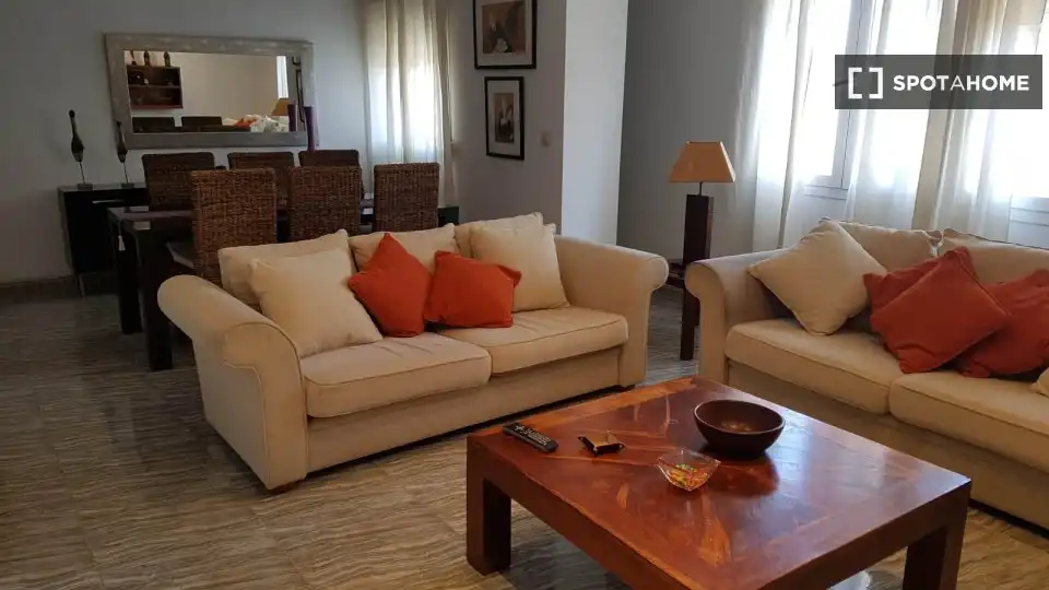 Habitación 138 m², Dénia