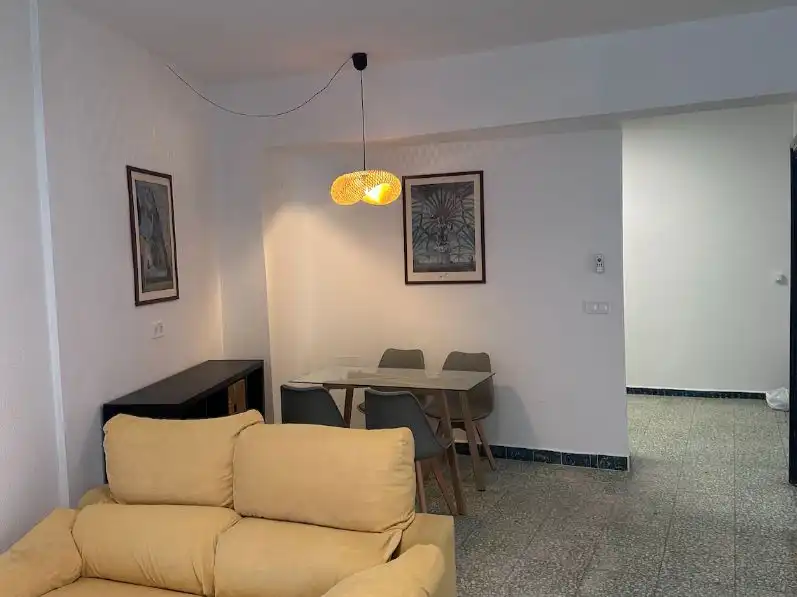 Habitació de lloguer, Orellana la Vieja