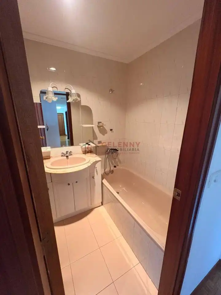 Piso de 90 m² en Ourense
