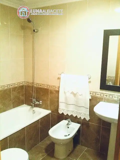 Casa de 235 m² en Albacete