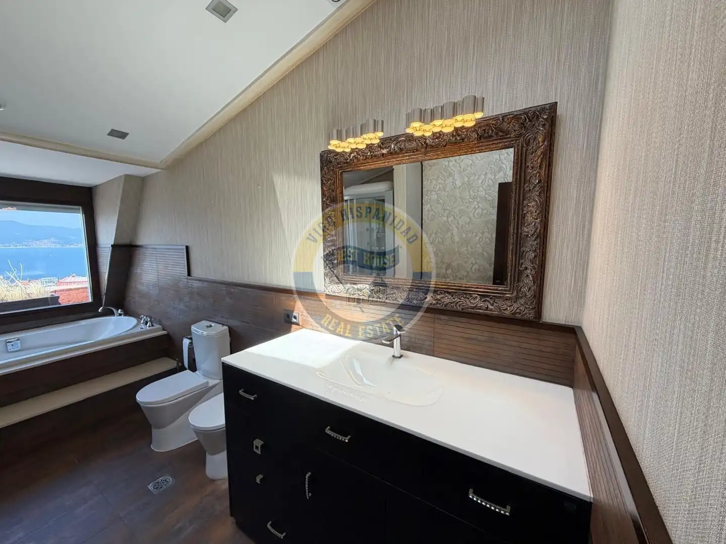 Piso de 250 m² en Vigo
