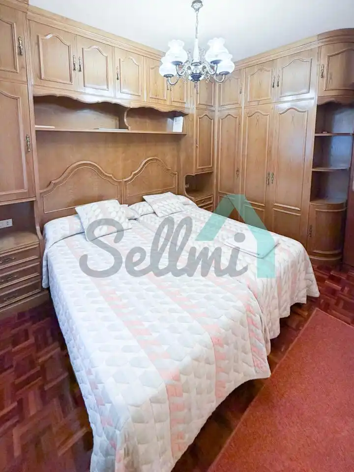Piso de 60 m² en Oviedo
