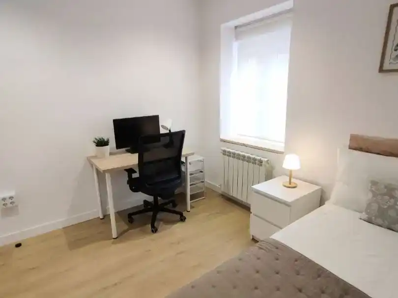 Habitación 90 m², Ávila