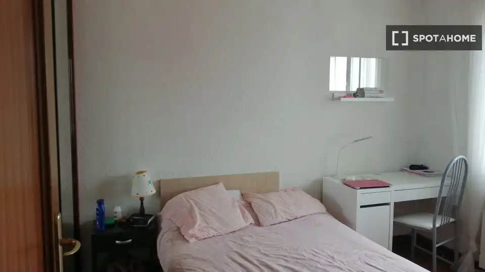 Habitación 92 m², Pamplona