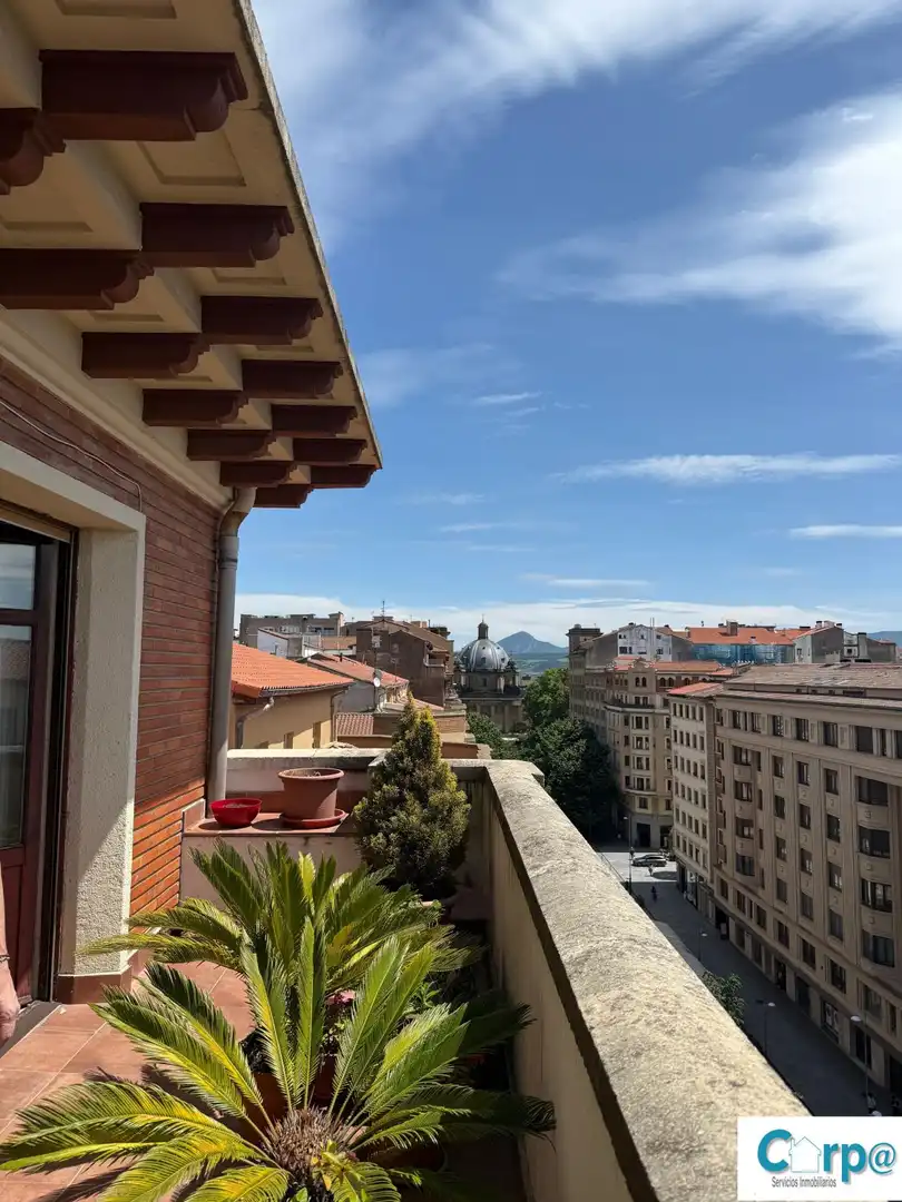 Pis de 189 m² a Pamplona