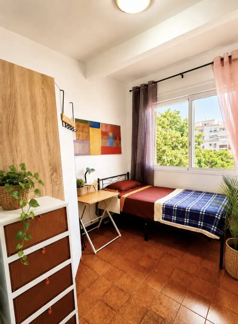 Habitación 12 m², Badalona