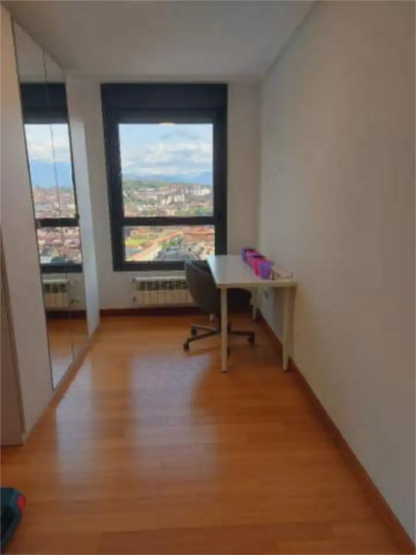 Pis de 70 m² a Oviedo