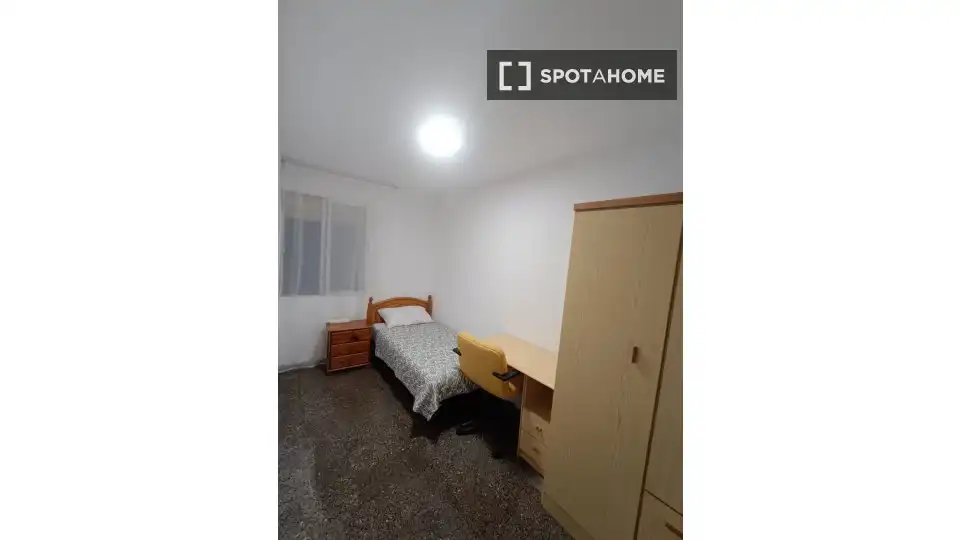 Habitación 75 m², Alicante