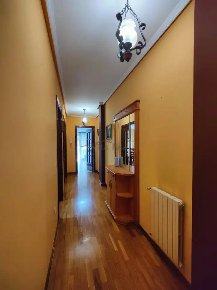 Wohnung 110 m² in Ourense