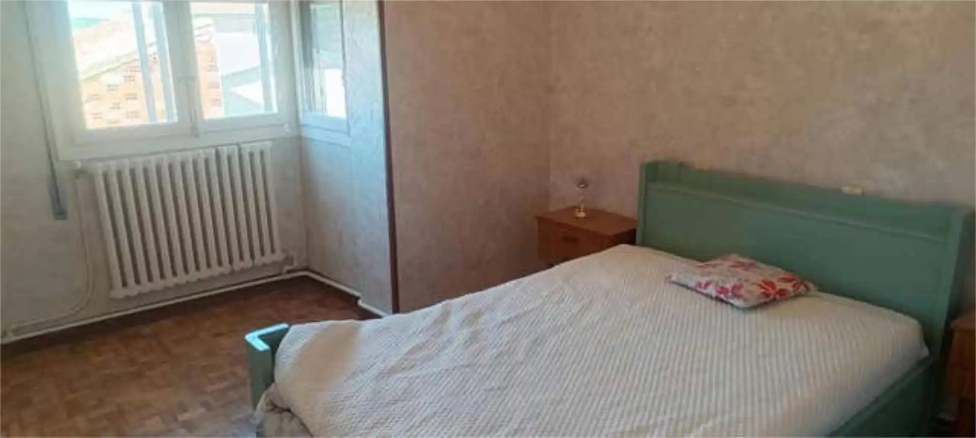 Piso de 100 m² en Falces