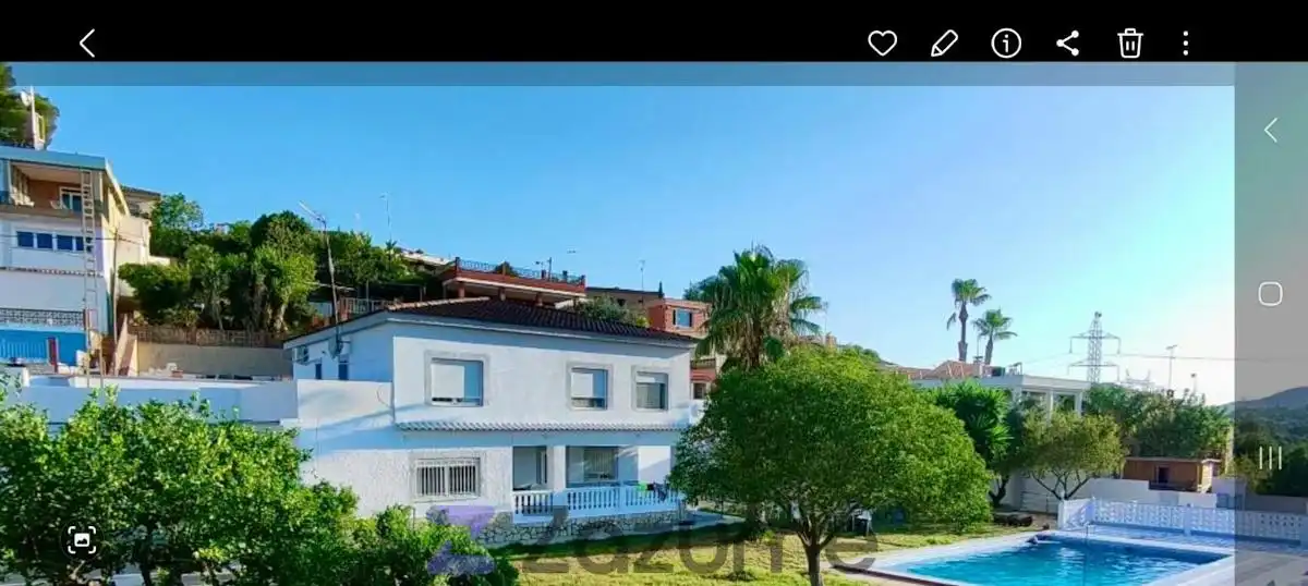 Casa de 320 m² en Manises
