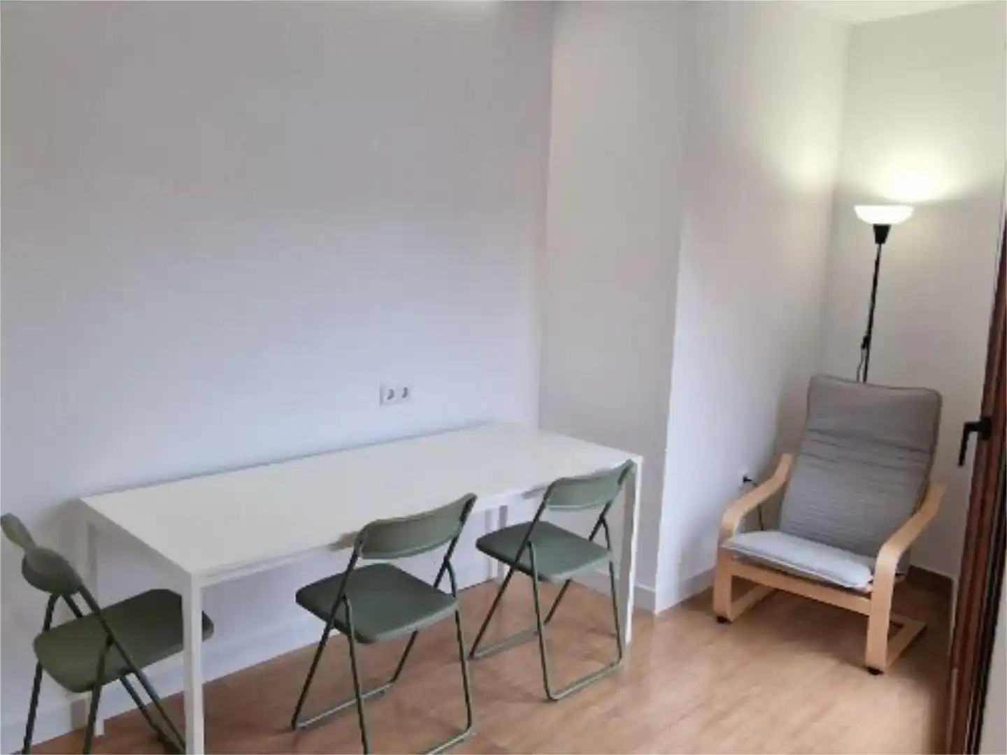 Habitación 85 m², Argés