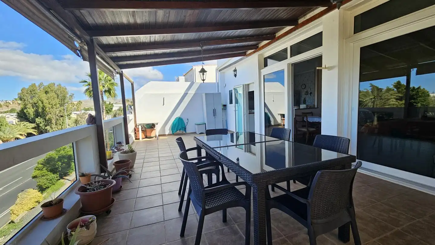 Piso de 300 m² en San Bartolomé de Tirajana