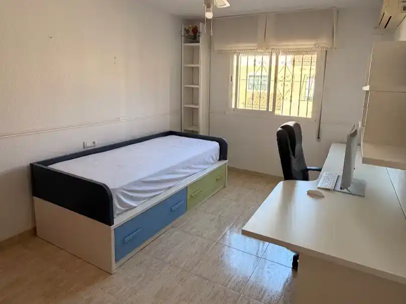 Habitación 133 m², Almería