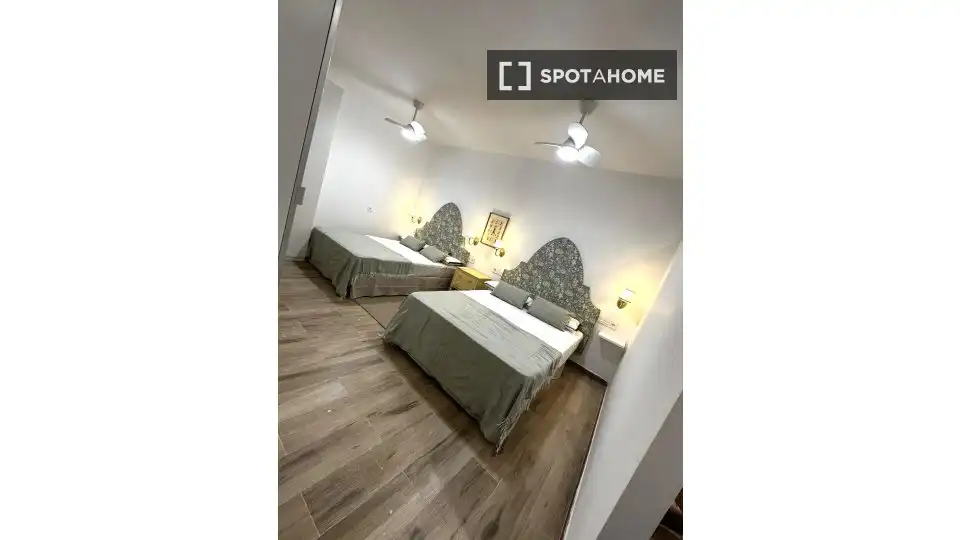 Habitación 77 m², Sevilla