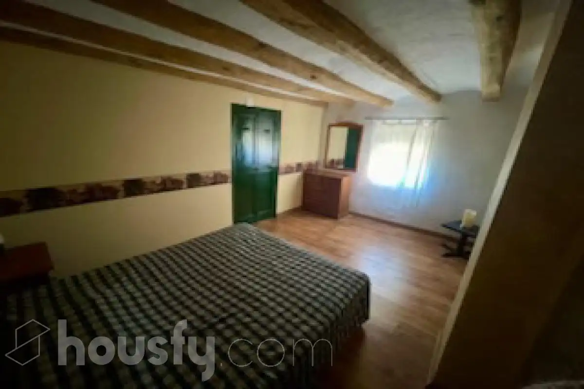 Casa de 263 m² en Mediona