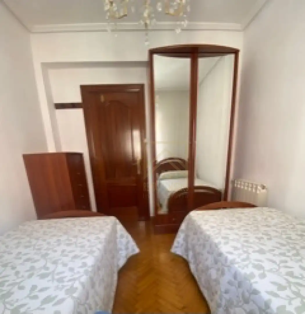 Piso de 80 m² en Camargo