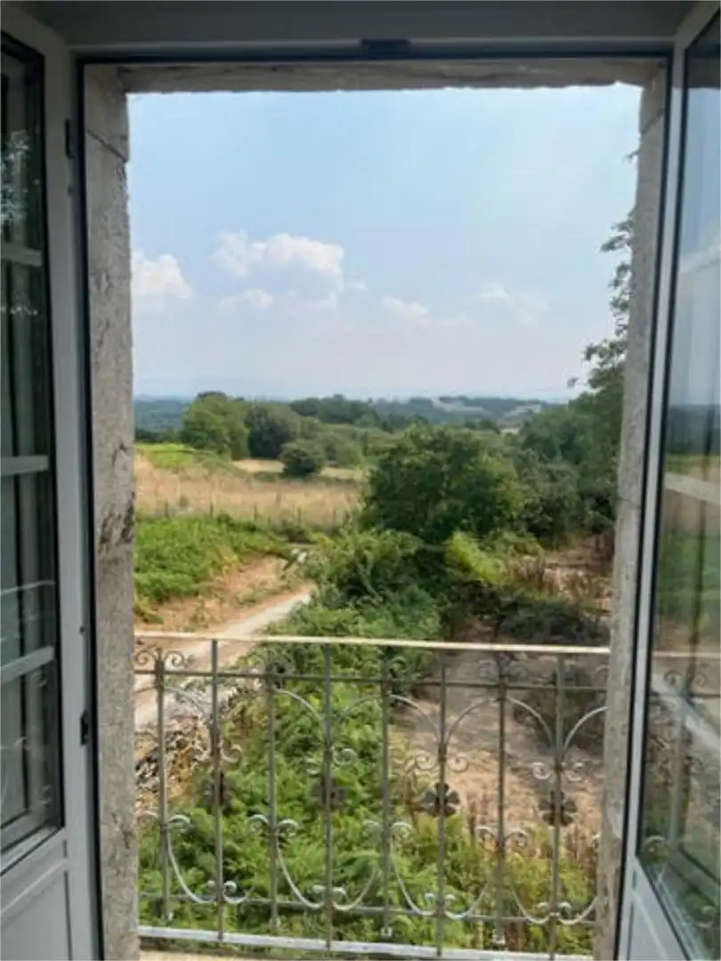 Casa de 300 m² a Outeiro de Rei
