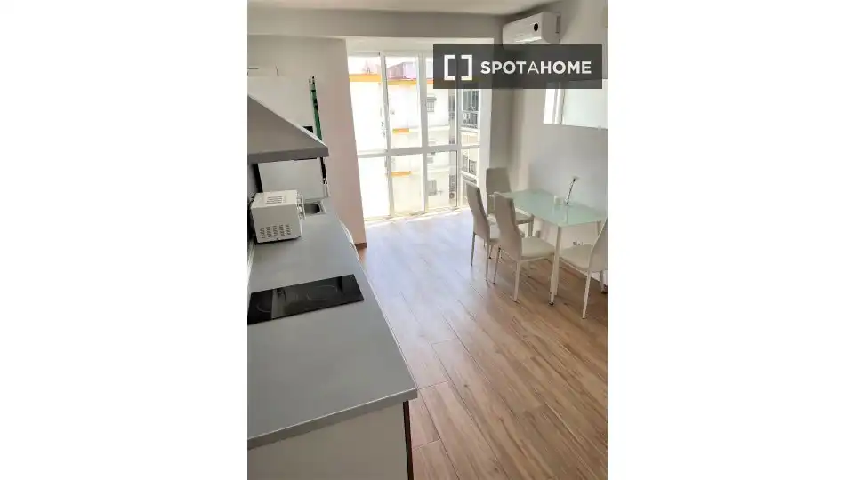 Habitación 81 m², Sevilla