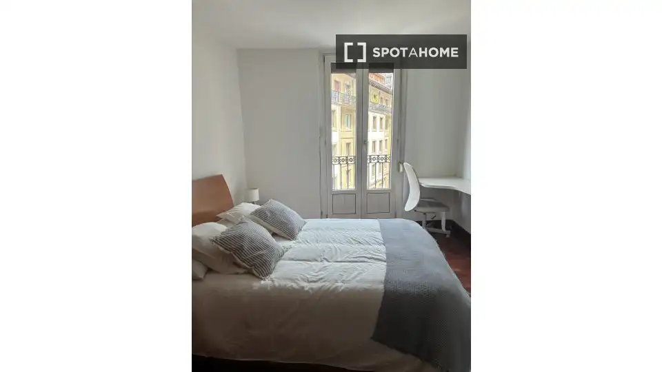 Habitación 150 m², Bilbao