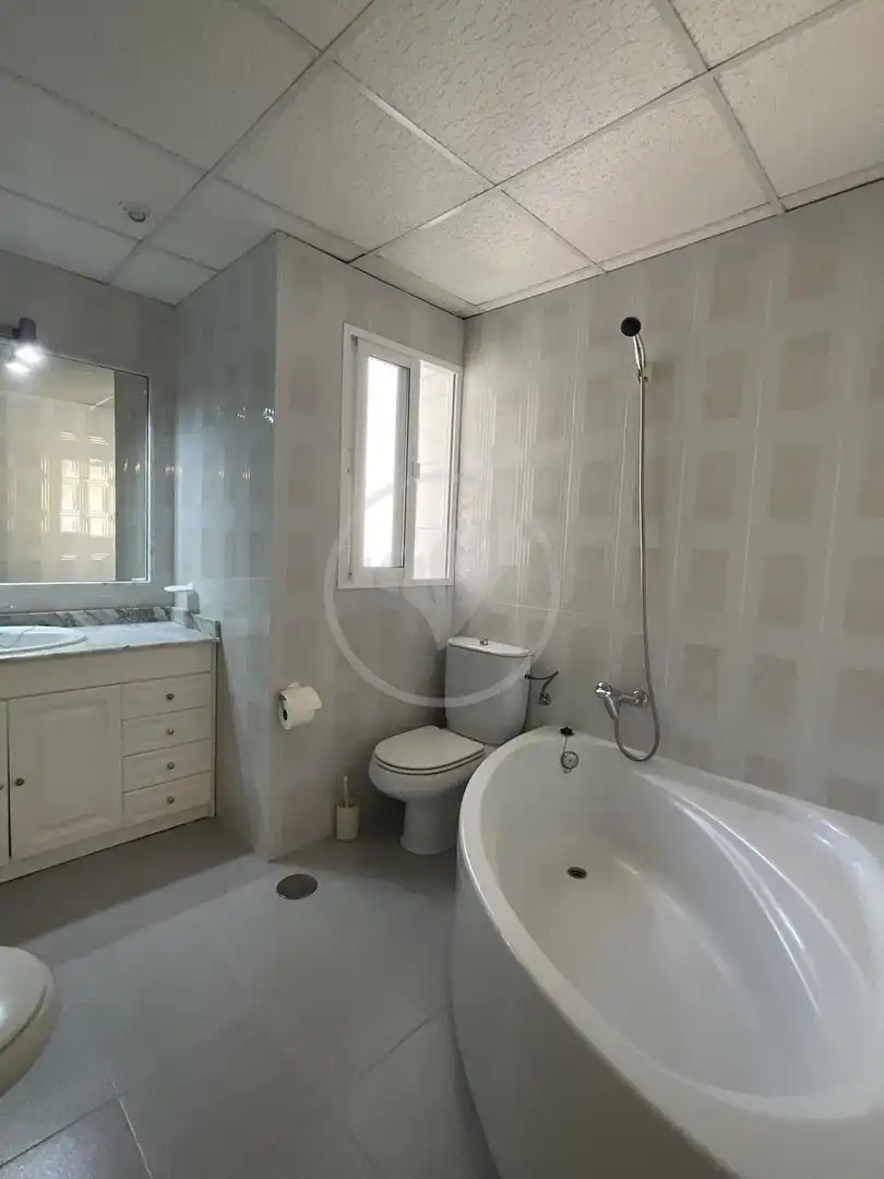 Piso de 100 m² en Linares
