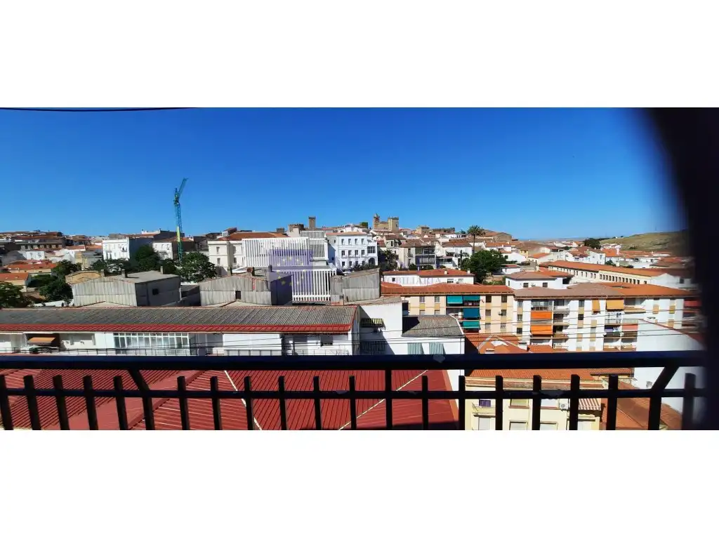 Piso de 90 m² en Cáceres