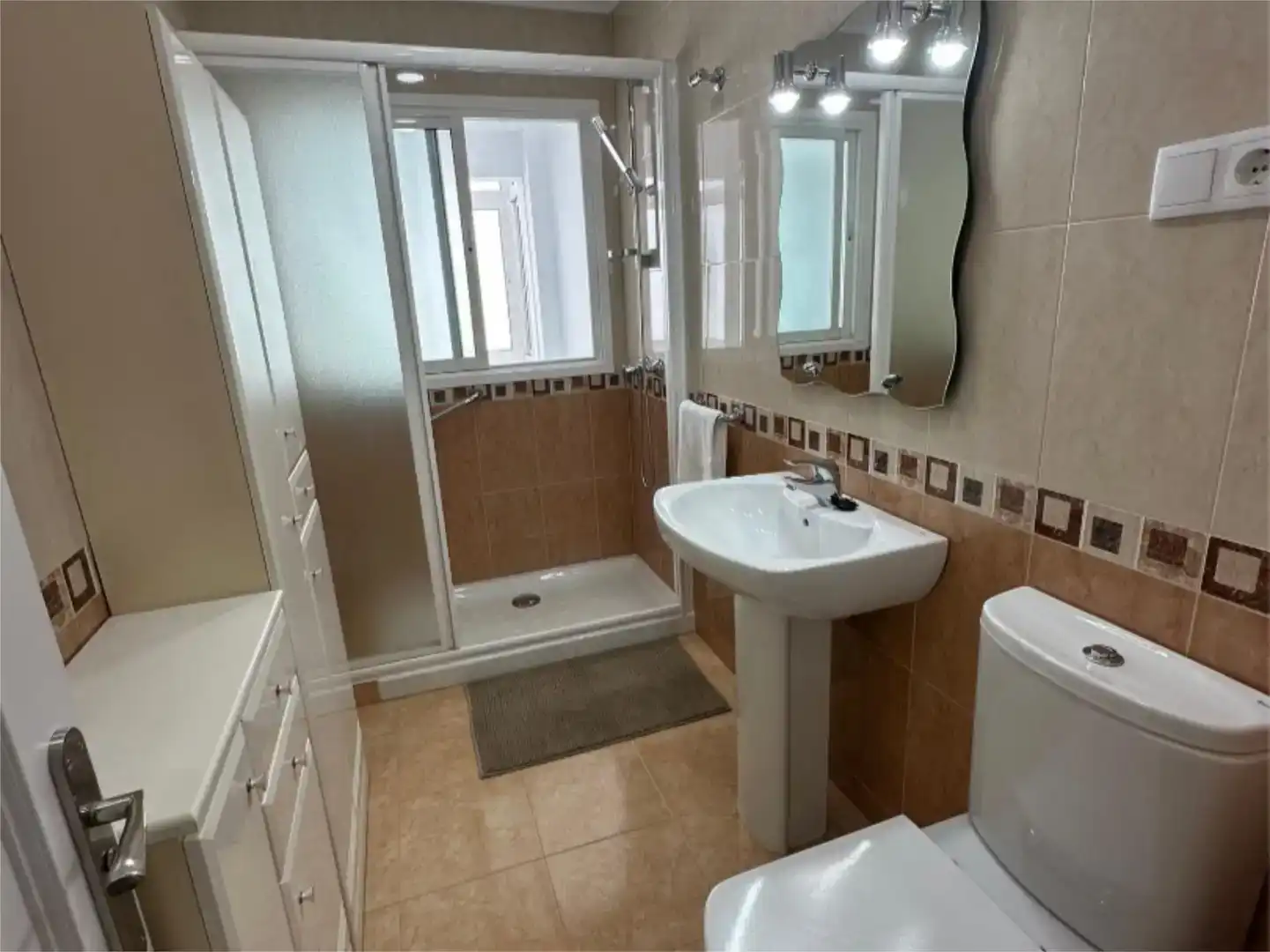 Habitación 90 m², Oviedo