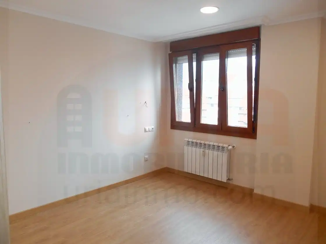 Piso de 70 m² en Oviedo