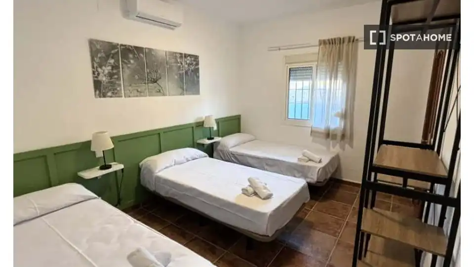 Habitación 1150 m², Casabermeja