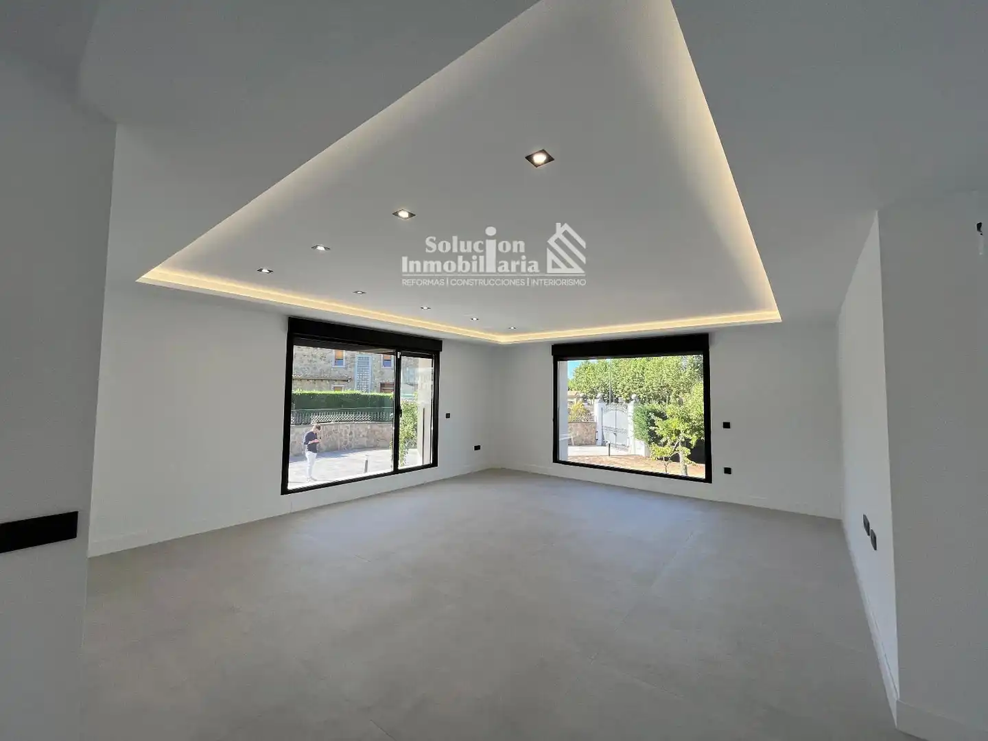 Pis de 500 m² a Villamayor