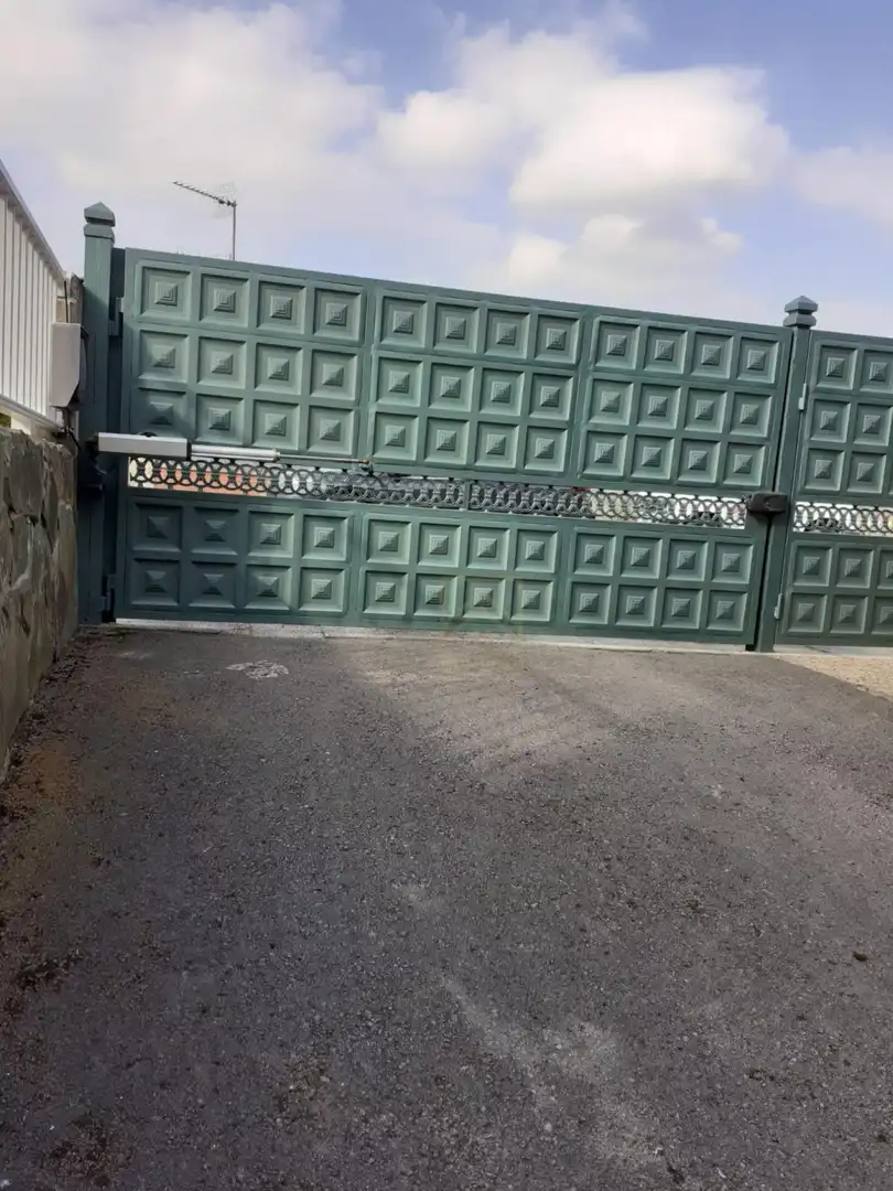 Casa de 200 m² en Reocín