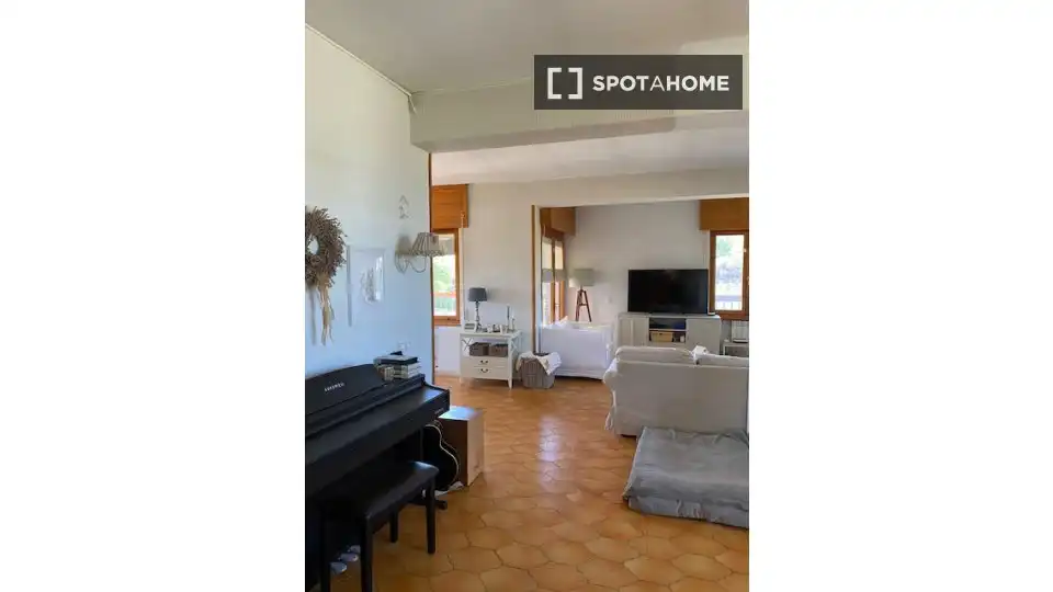 Habitación 360 m², Simancas