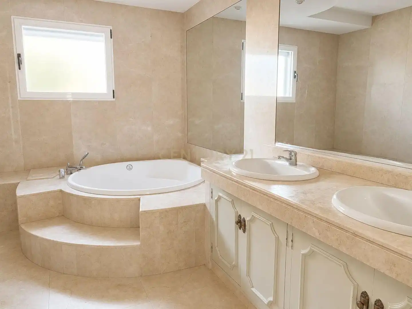 Квартира 353 м² у Benalmádena