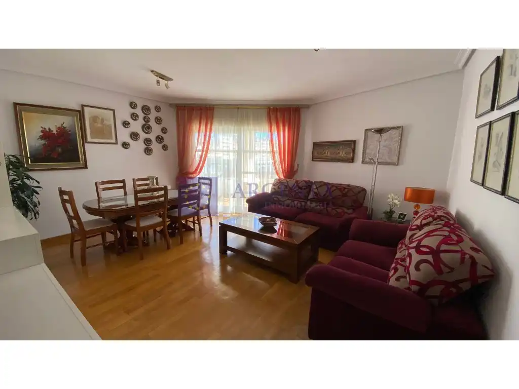 Piso de 120 m² en Cáceres