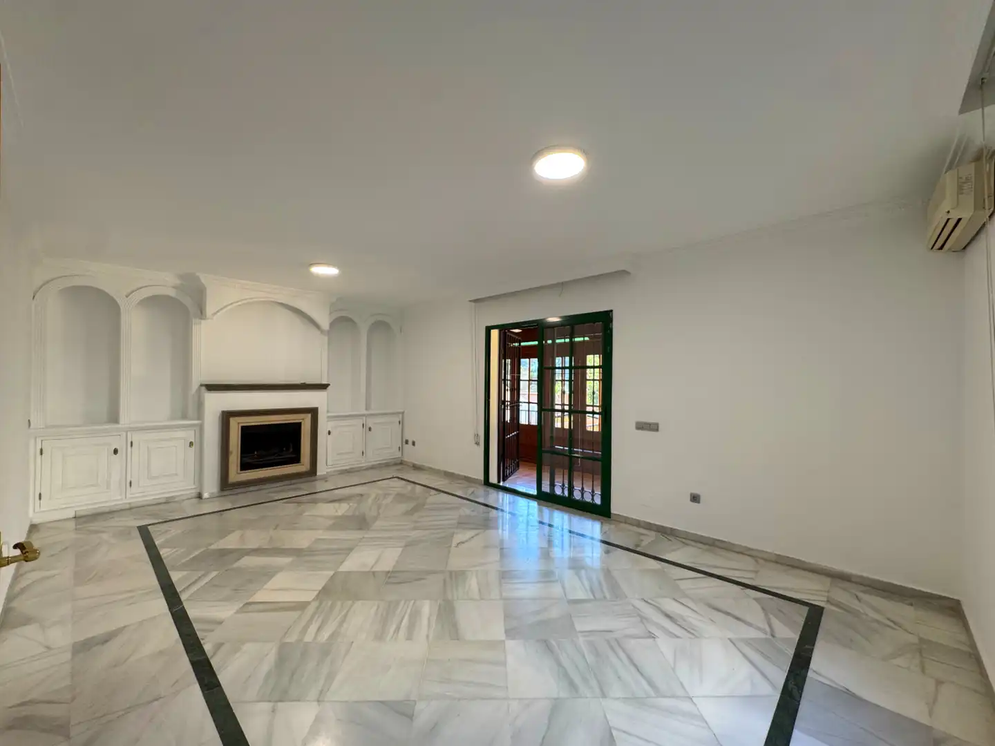 Casa de 240 m² en Alhaurín de la Torre