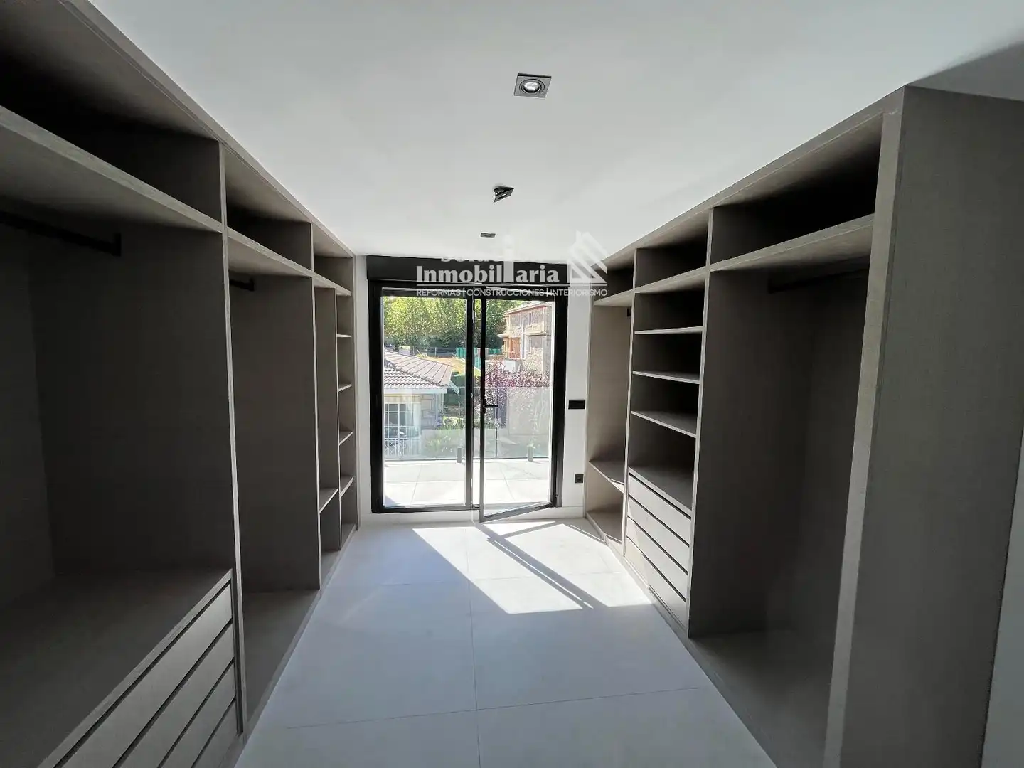 Pis de 500 m² a Villamayor