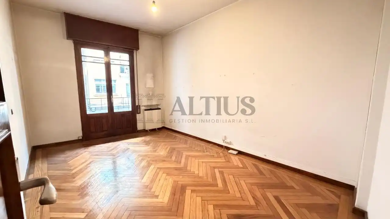 Piso de 180 m² en Santiago de Compostela