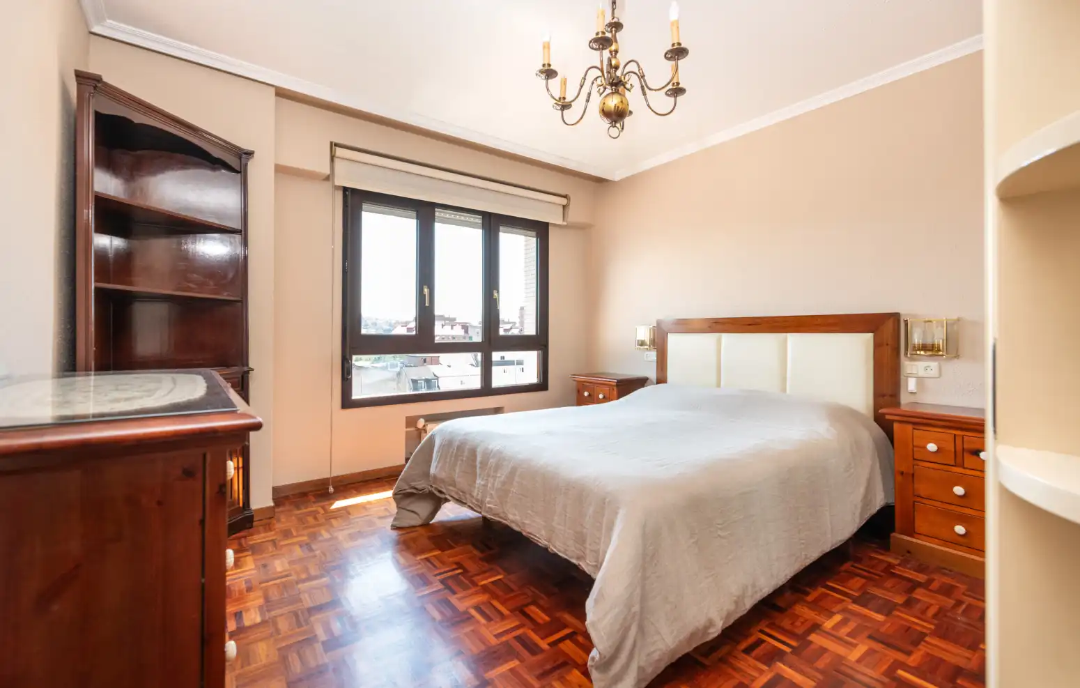 Piso de 140 m² en Oviedo