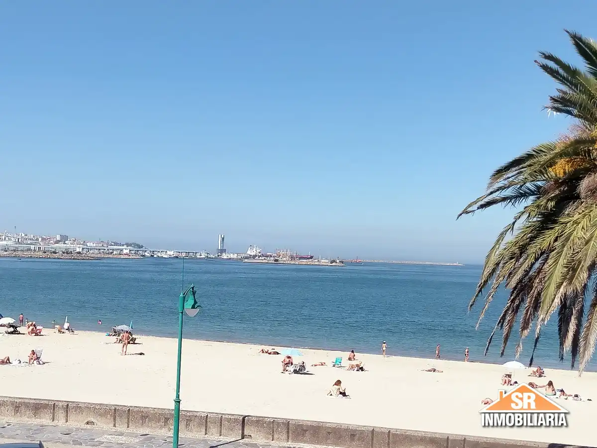 Piso de 70 m² en Oleiros