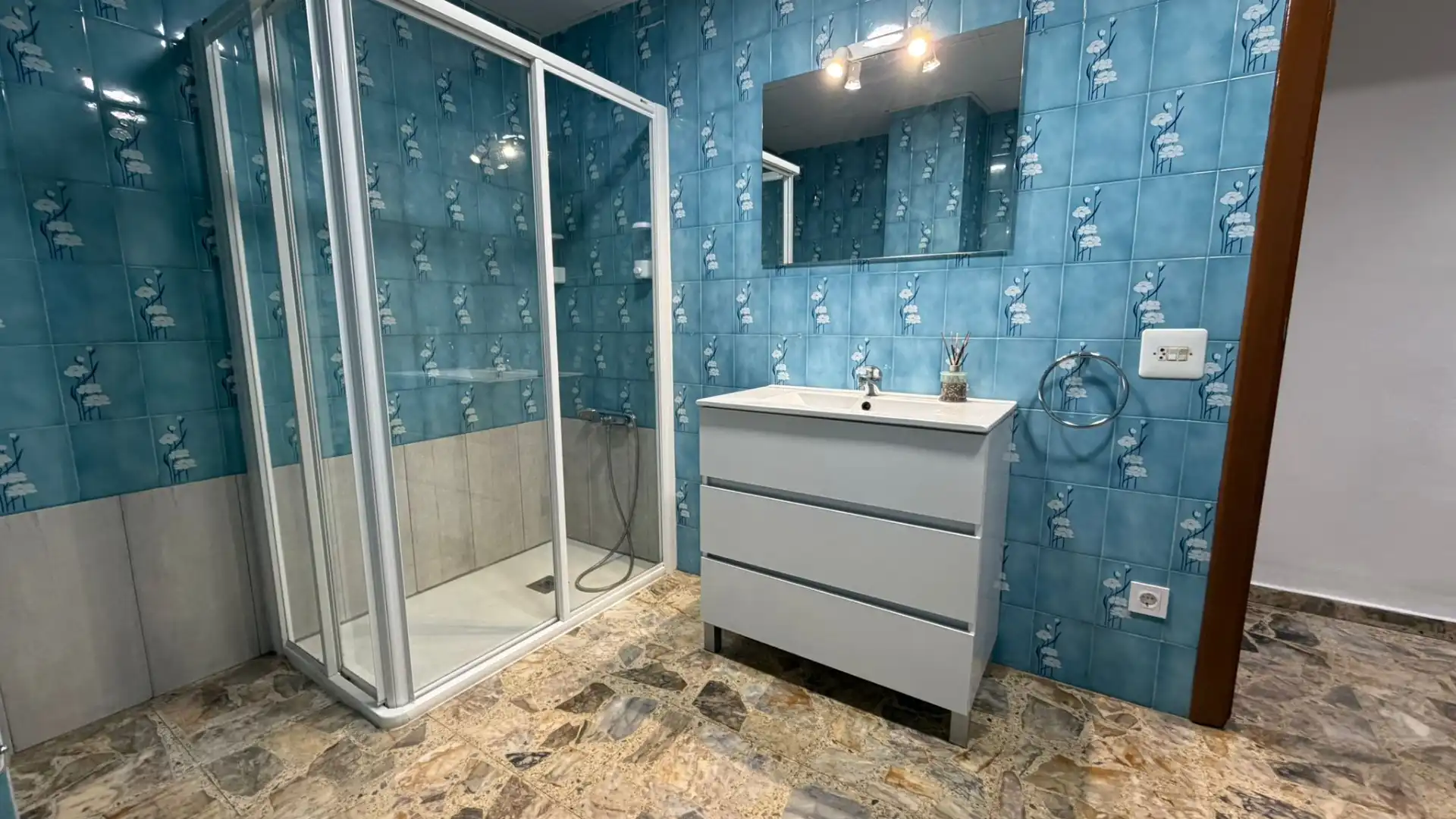 Casa de 136 m² en Alpartir