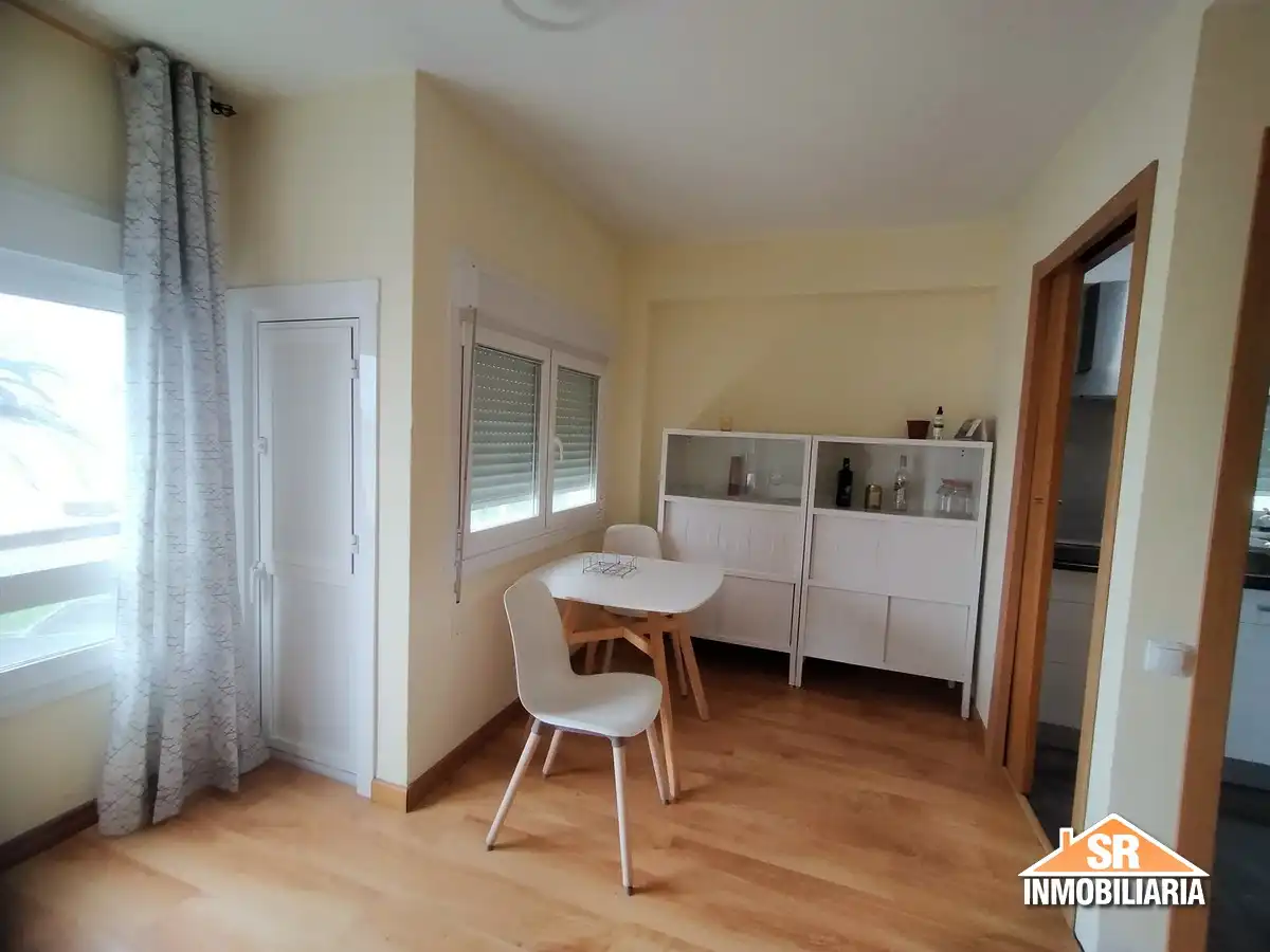 Piso de 70 m² en Oleiros