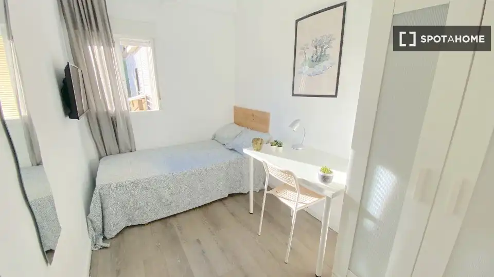 Habitación 76 m², Sevilla