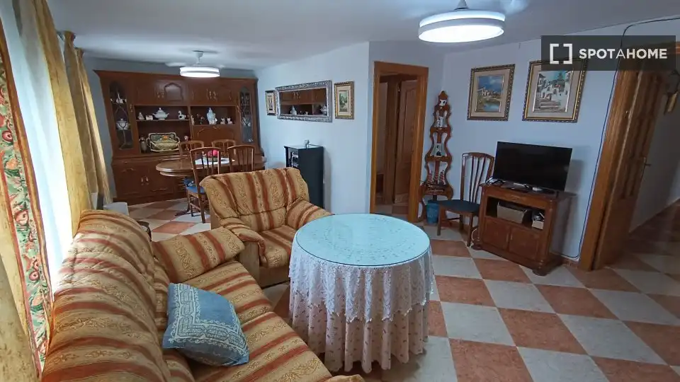 Habitación 115 m², Fuente Vaqueros