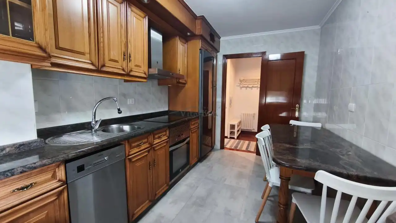Wohnung 101 m² in Ourense