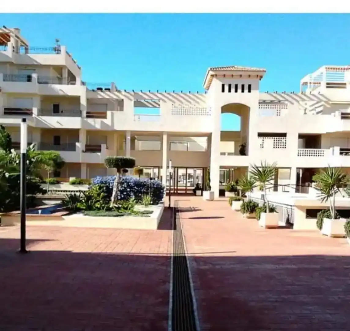 Piso de 100 m² en Roquetas de Mar