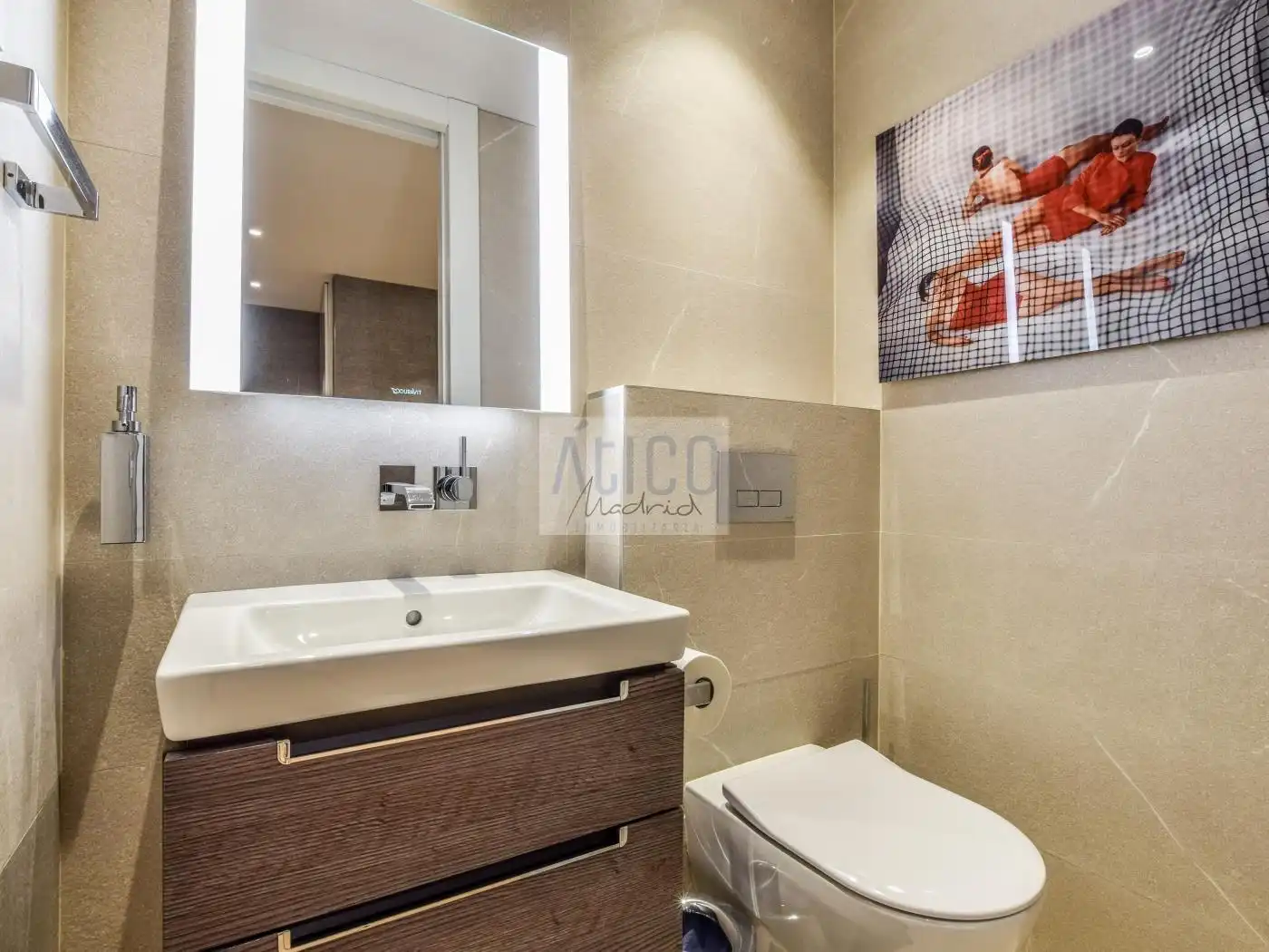 Wohnung 220 m² in Madrid