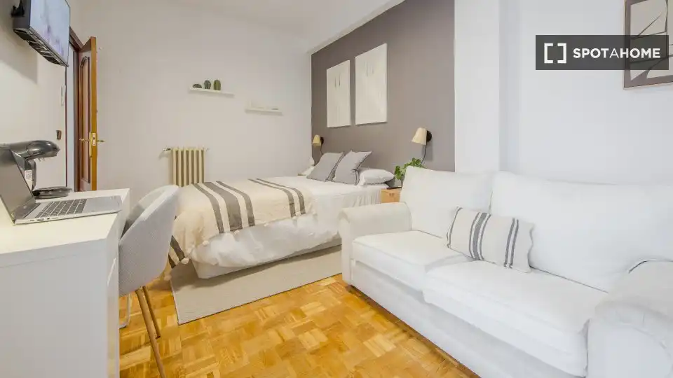 Room for rent, Madrid